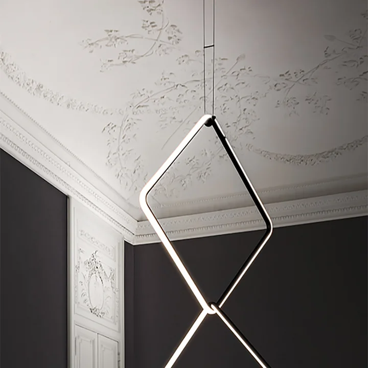 Arrangements LED Luminaire suspendu, carré / grand, noir mat (avec auvent) de Flos dans la pièce