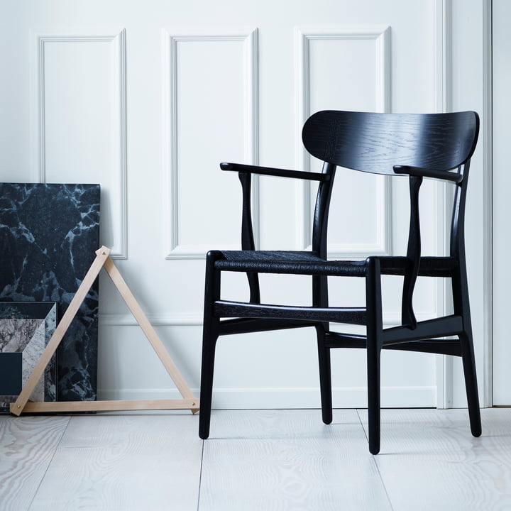 CH26 Chaise avec accoudoirs de Carl Hansen en chêne teinté noir