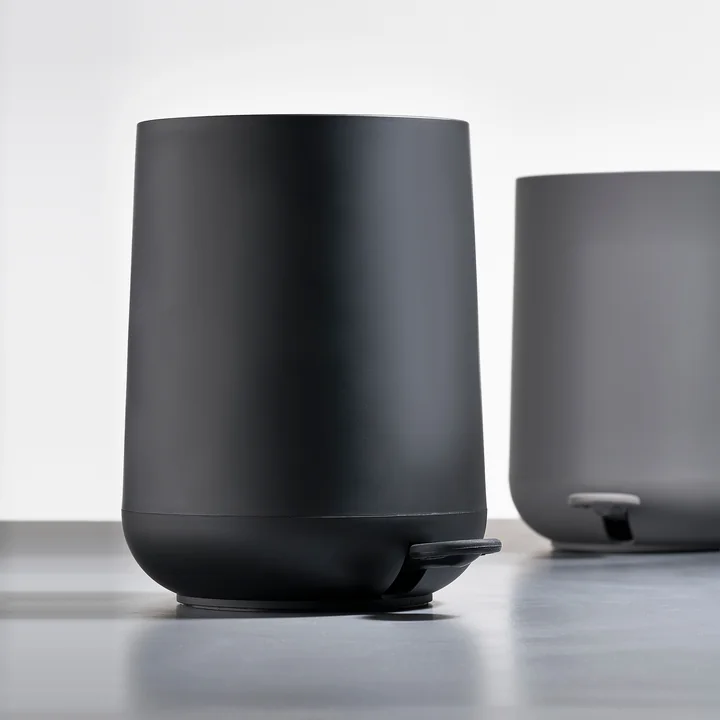 Nova Poubelle à pédale 5 L en noir et gris de Zone Denmark