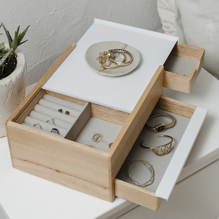 Coffret à bijoux en hêtre / blanc d'Umbra avec bijoux