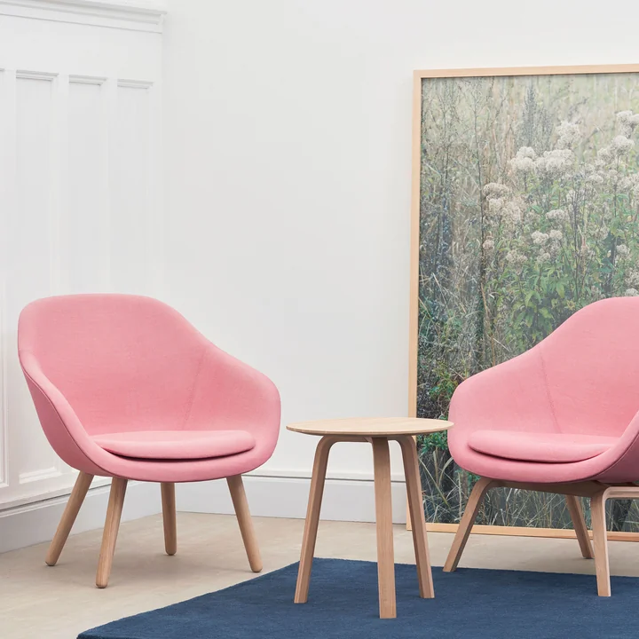 Bella Table d'appoint avec chaise longue About A Lounge Chair AAL 82 par HAY