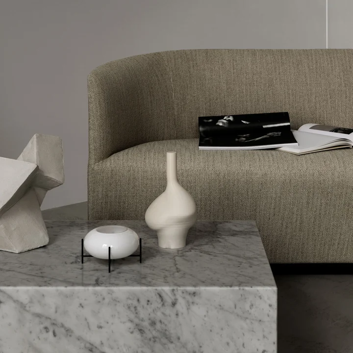 Échasse Hurricane Porte-bougies à réchaud de Audo sur la table basse