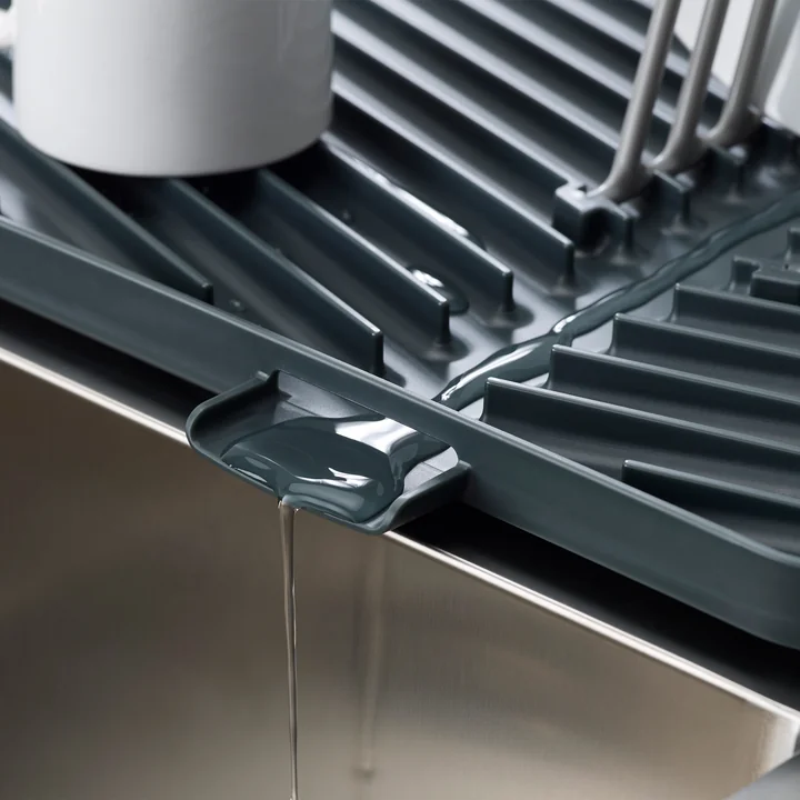 Plateau d'égouttoir rabattable par Joseph Joseph Joseph