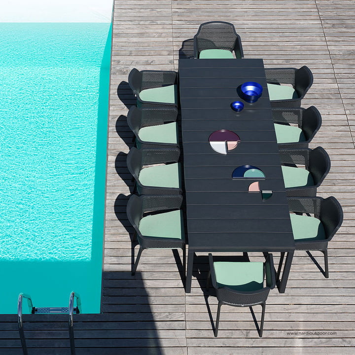 Net Chaise à accoudoirs avec coussins d'assise de Nardi à la piscine