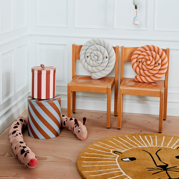 Coussin Lollipop, boîte de rangement et tapis enfant animal de OYOY