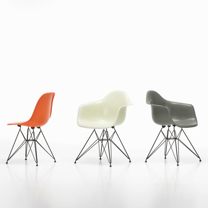 Fauteuil en fibre de verre Eames DAR par Vitra