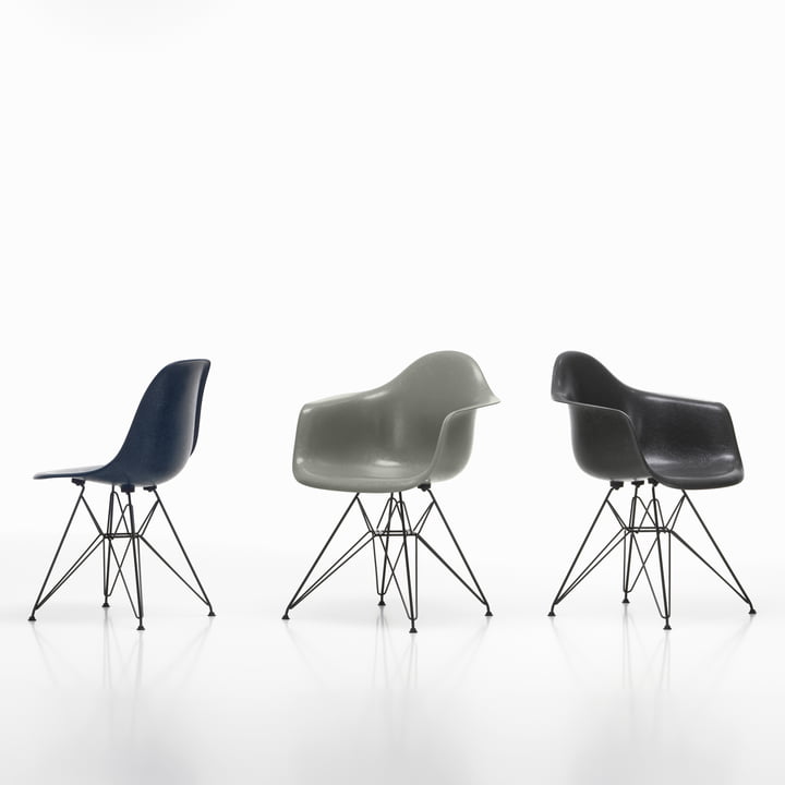 Fauteuil en fibre de verre Eames DAR par Vitra