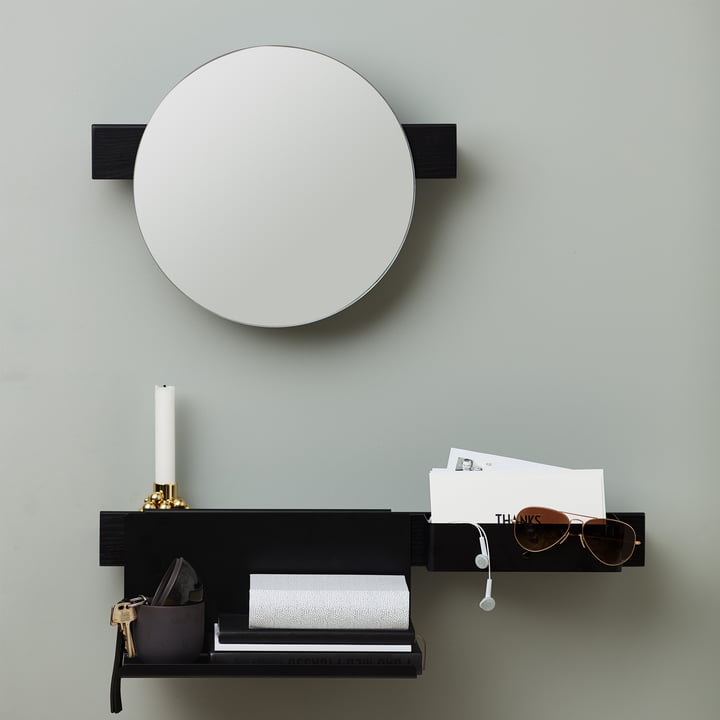 Flex by Gejst avec miroir et étagère dans le couloir 