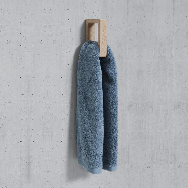 Porte-serviettes Grip de Andersen Furniture en chêne