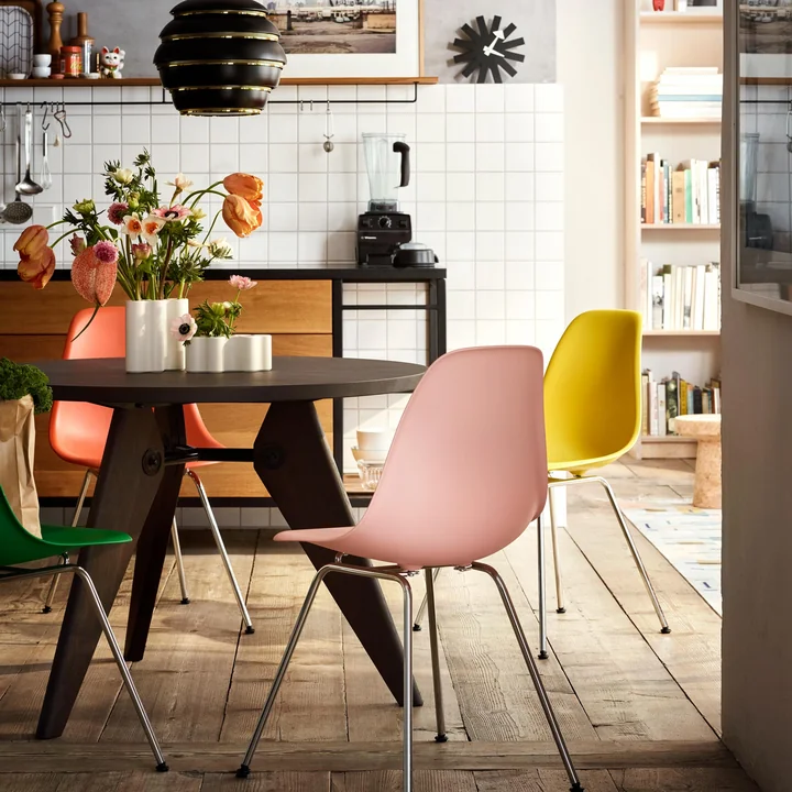Eames Plastic Side Chair DSX de Vitra