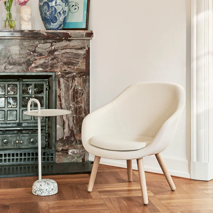 Table d'appoint pour quilleur par HAY à côté de l'AAL 82