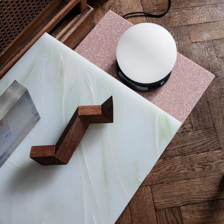 Distinct Table d'appoint de Ferm Living dans le salon