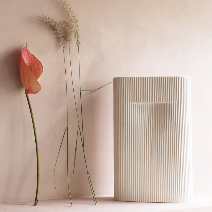 Ridge Vase de Muuto en blanc cassé