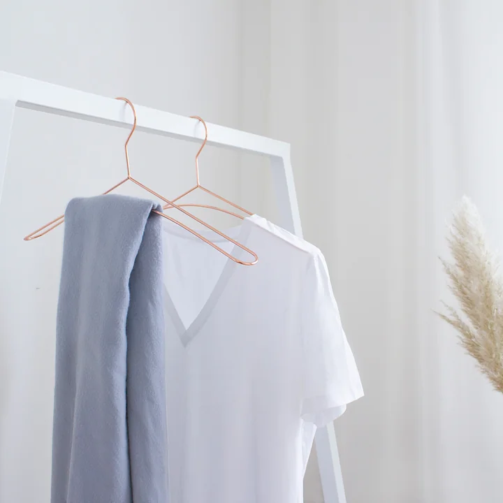 Cintre en cuivre et métal