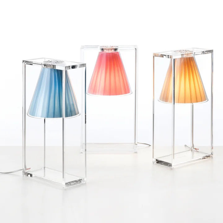 Lampe de table Light-Air en rose, bleu et beige de Kartell