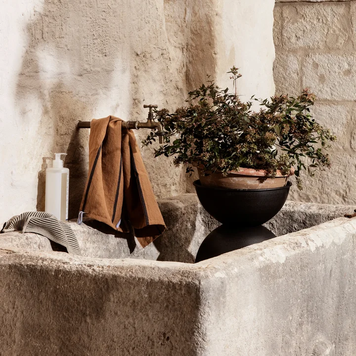 Hourglass Pot de fleurs de Ferm Living