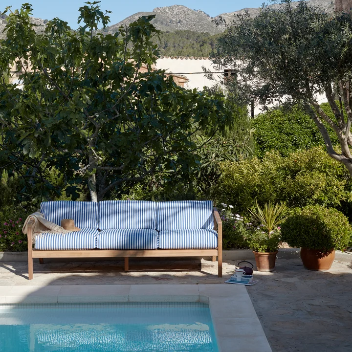Virkelyst Canapé 3 places de Skagerak en teck / bleu marine rayé (édition limitée)