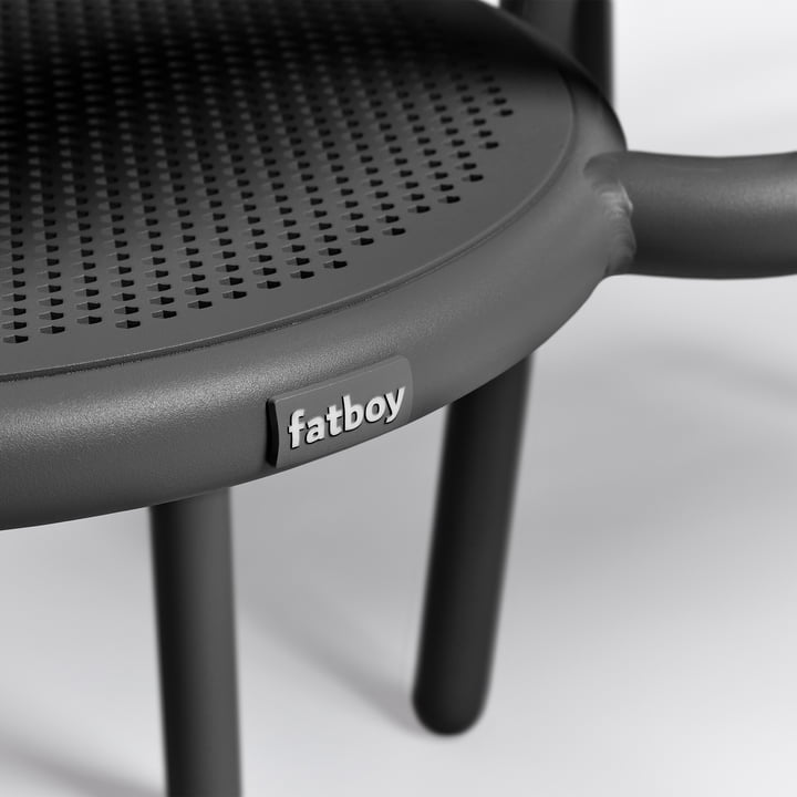 Toní Chaise avec accoudoirs de Fatboy en détail