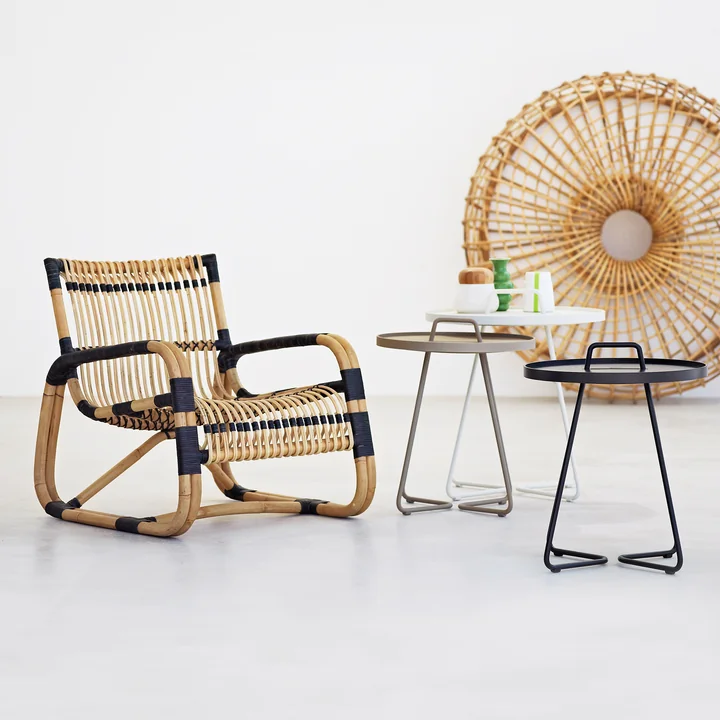 Curve Chaise longue d'intérieur, naturelle / noire de Cane-line