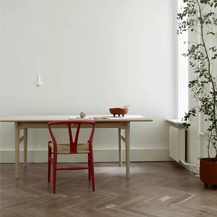 CH24 Wishbone Chair de Carl Hansen en soft red / tressage naturel