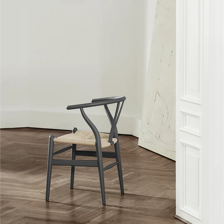 CH24 Wishbone Chair de Carl Hansen en soft grey / tressage naturel
