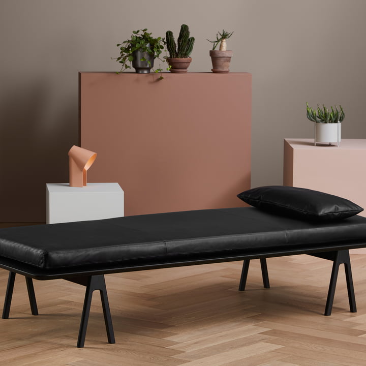 Level Daybed et coussins de Woud en noir