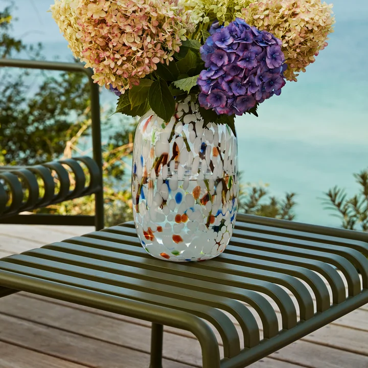 Palissade Ottoman et vase Splash de HAY