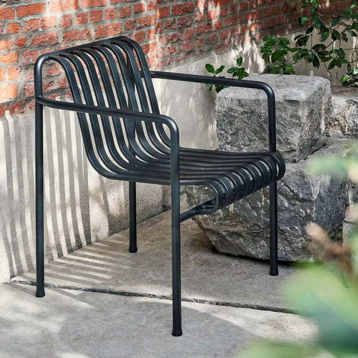 Palissade Dining Armchair de HAY en anthracite