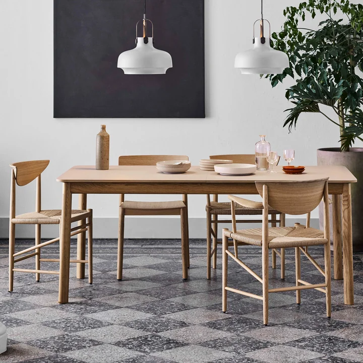 Drawn HM3 Chaise, fauteuil HM4 dessiné et lampe pendante Copenhagen SC7 par & tradition