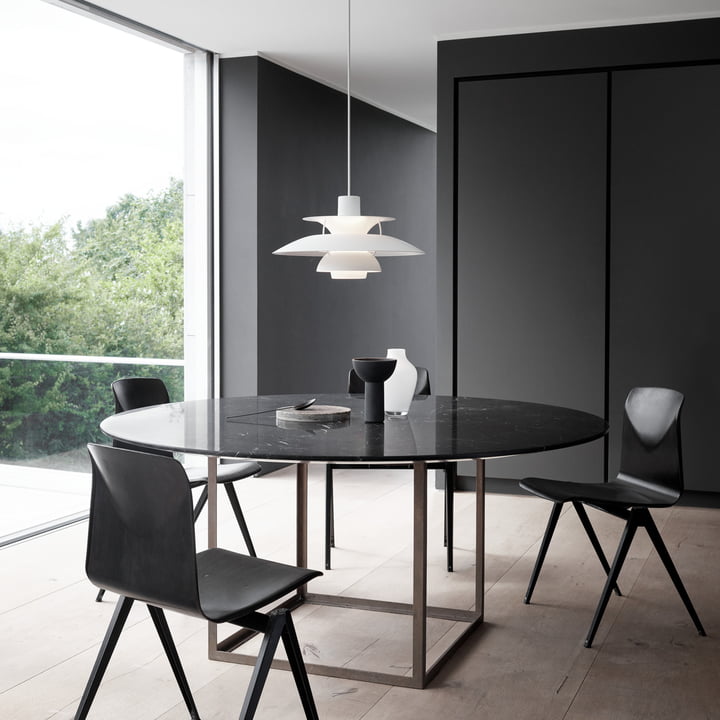 PH 5 lampe suspendue de Louis Poulsen .