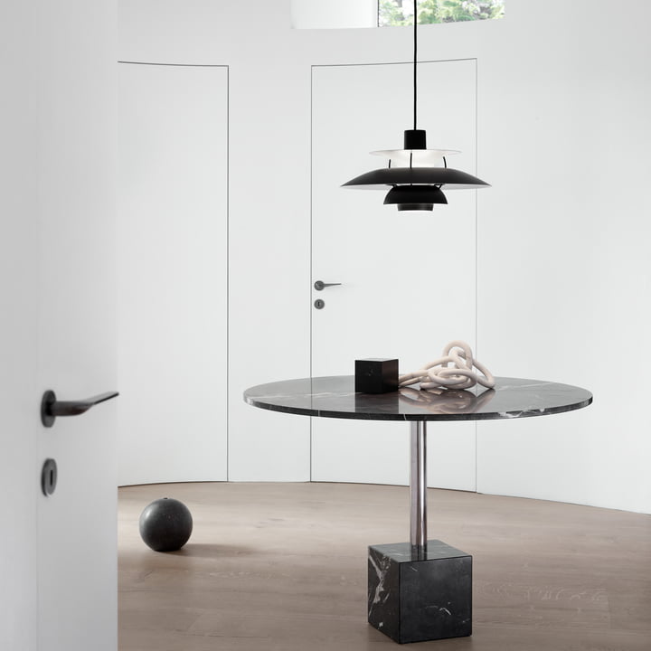 PH 5 lampe suspendue de Louis Poulsen .