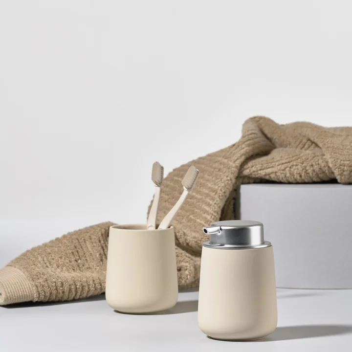 Nova Gobelet pour brosse à dents et distributeur de savon de Zone Denmark