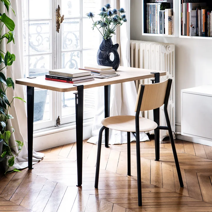 La chaise SSD, chêne, noir graphite de TipToe comme chaise de bureau dans l'étude