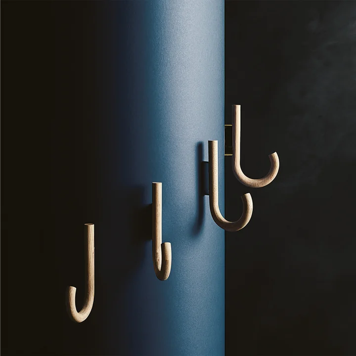 Crochets muraux de Gejst sur le mur