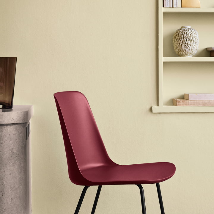 Le Rely Chair HW6 de & Tradition convainc par ses courbes souples