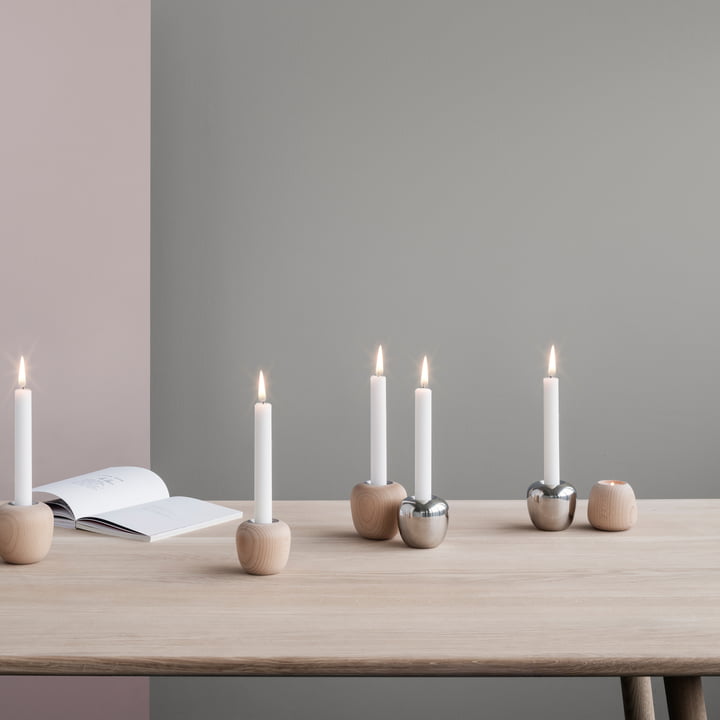 Les Ora chandeliers de Stelton dans une composition globale atmosphérique