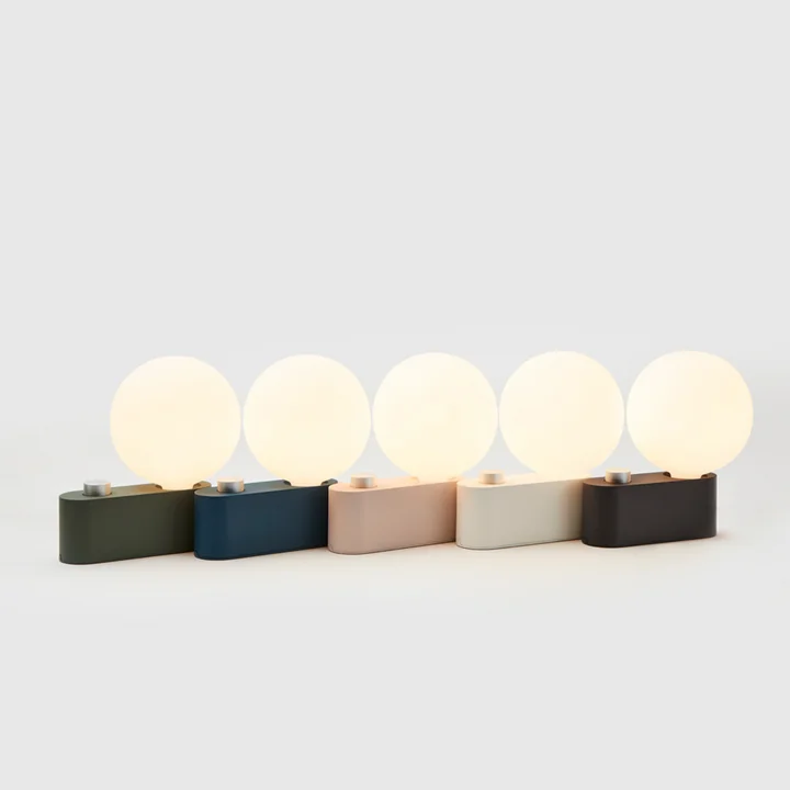 Plusieurs Alumina Lampes de table dans le groupe