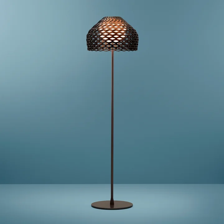 Le lampadaire Tatou de Flos est inspiré des boucliers et des armures