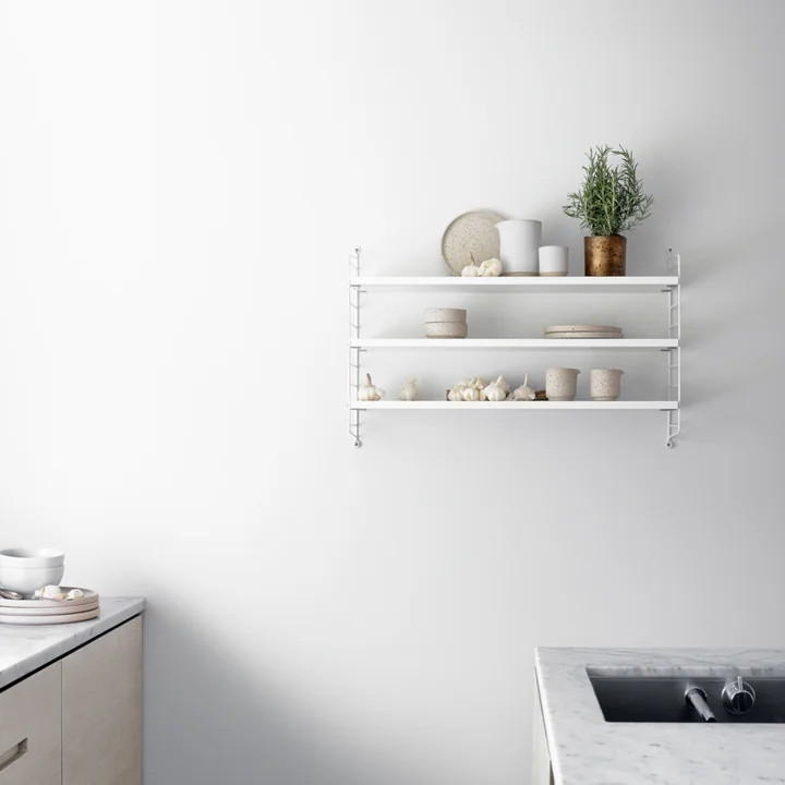 Étagère murale compacte en blanc