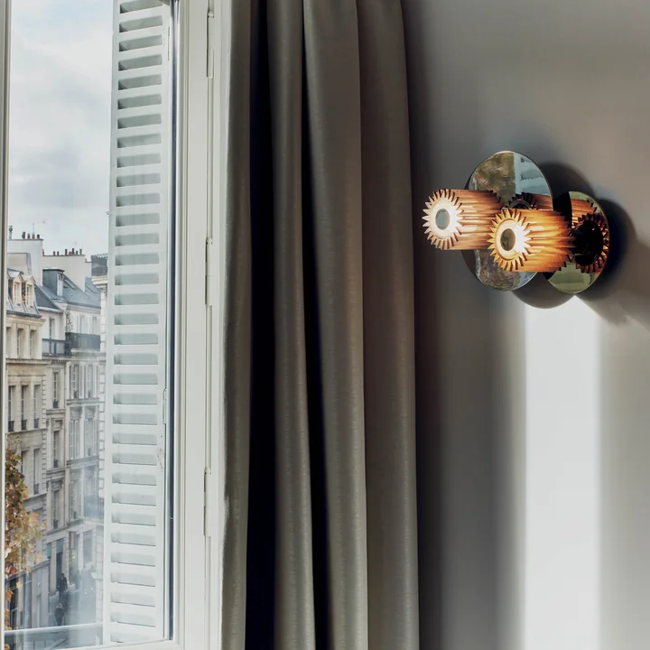 L'applique murale In the Sun de DCW montée les unes au-dessus des autres