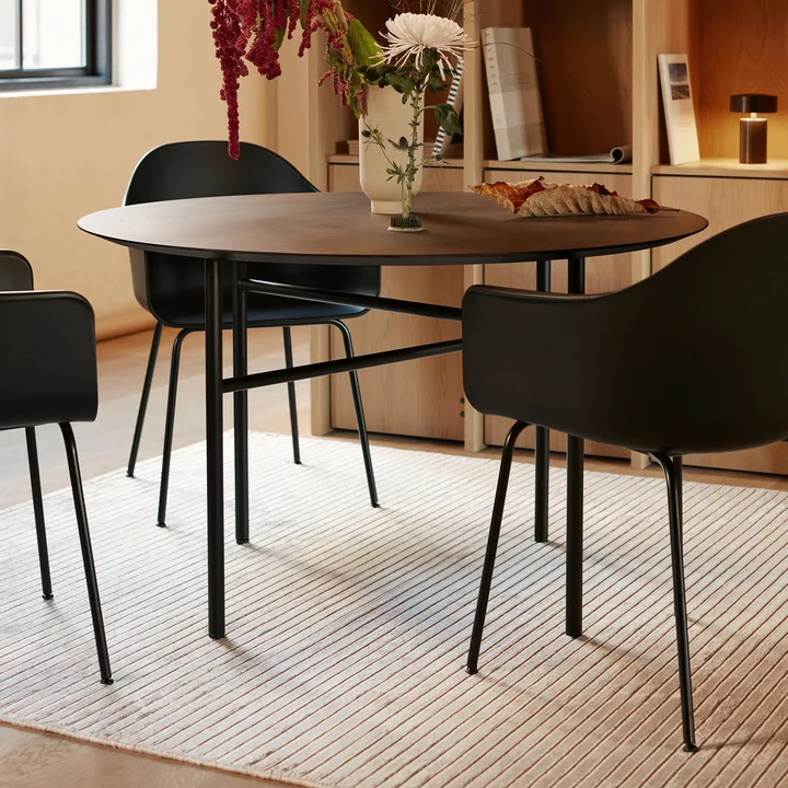 Table ronde minimaliste pour la salle à manger