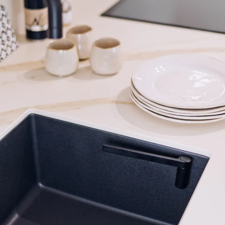 Le porte-serviettes, justement de Happy Sinks est presque invisible