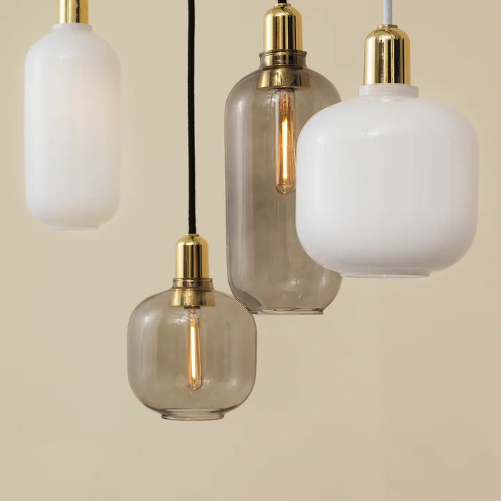 Les Amp Suspensions de Normann Copenhagen avec laiton brillant