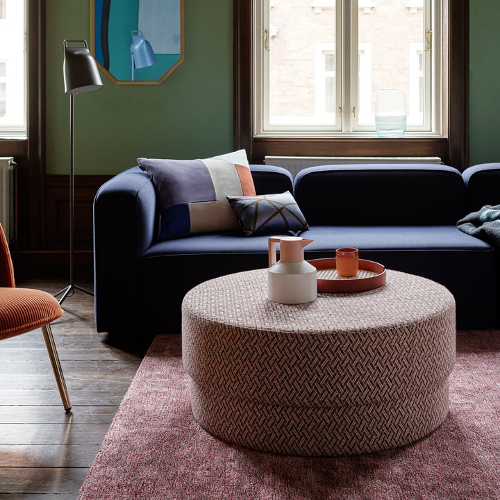 Le Silo Pouf grand de Normann Copenhagen comme table basse dans le salon