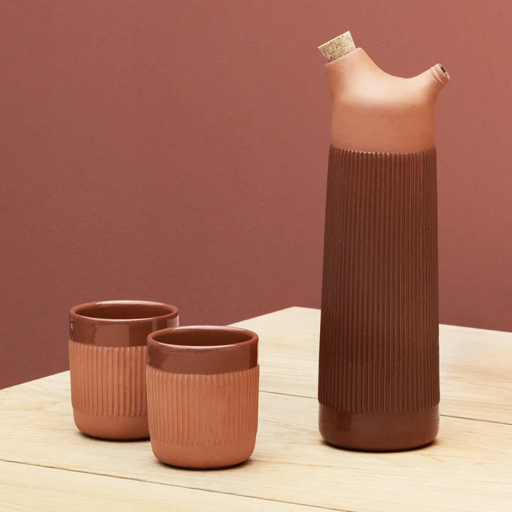 La céramique espagnole comme source d'inspiration pour Junto Carafe et tasse de Norman Copenhagen