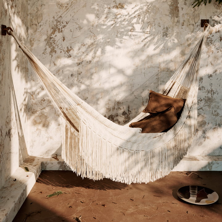 Le hamac Path de ferm Living avec le coussin Desert