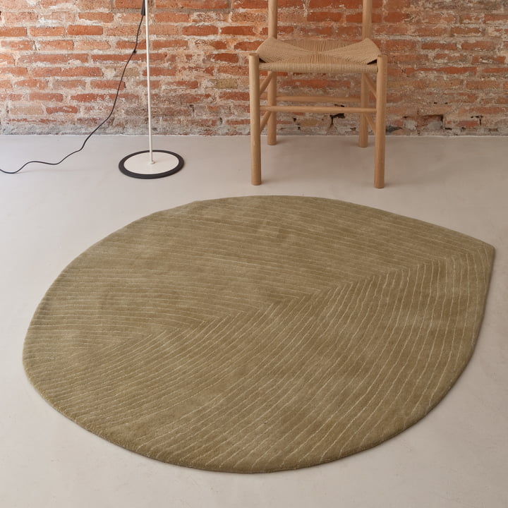 Tapis tufté main en forme de feuille