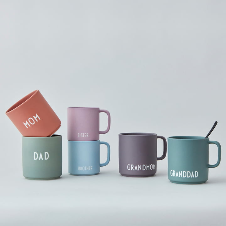 Les tasses en porcelaine AJ Favourite de Design Letters sont le cadeau idéal