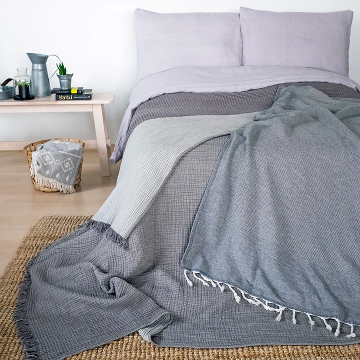 La couverture Cocoon de Collection met l'accent sur le lit