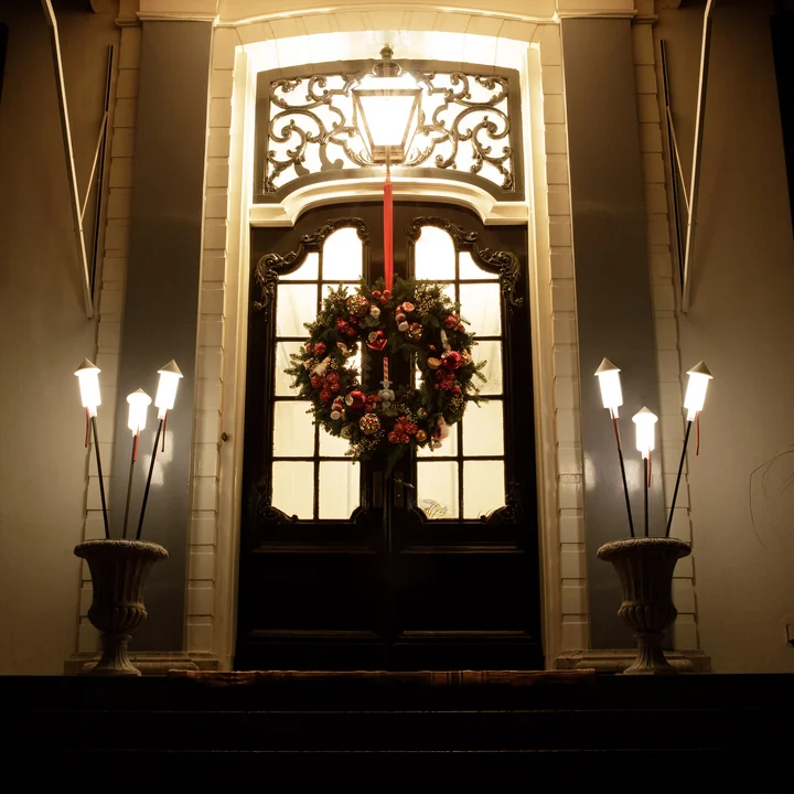 Prêt a Racket La lumière solaire de Fatboy à l'entrée de la maison